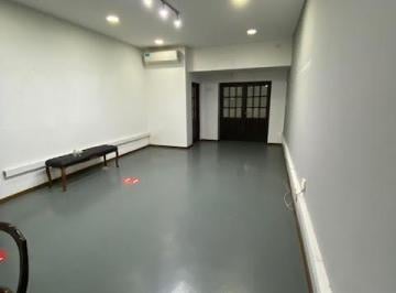 Local comercial · 32m² · 1 Ambiente · Local en Alquiler Lomas de Zamora Oeste 4x7 m con Persiana Electrica Microperforada