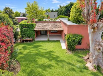 Casa · 148m² · 4 Ambientes · 2 Cocheras · Casa en Venta en Barrio Privado San Lucas - Maroto Propiedades