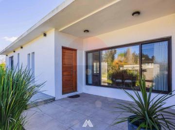 Casa · 280m² · 6 Ambientes · 2 Cocheras · Venta Casa Las Higueritas 4 Dorm. 3 Baños Barbacoa