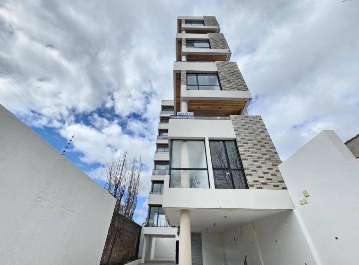 Departamento · 80m² · 4 Ambientes · 1 Cochera