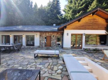 Casa · 260m² · 4 Ambientes · 1 Cochera · Casa en Alquiler en Laguna El Trébol, Bariloche, Patagonia