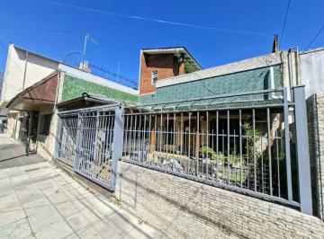 Oficina comercial · 122m² · 5 Ambientes · 2 Cocheras · Excelente Casa de 5 Ambientes en Saenz Peña
