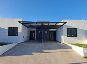 Casa · 97m² · 4 Ambientes · 1 Cochera · Duplex en Venta - Docta Etapa 4 Amplios Ambientes