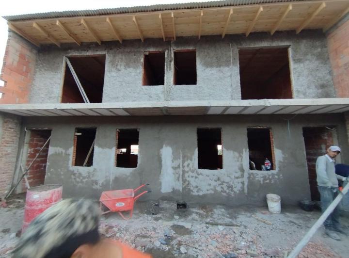 Casa · 85m² · 4 Ambientes · 1 Cochera