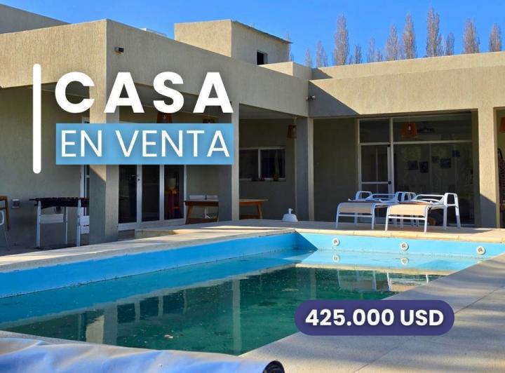 Casa · 216m² · 5 Ambientes · 2 Cocheras