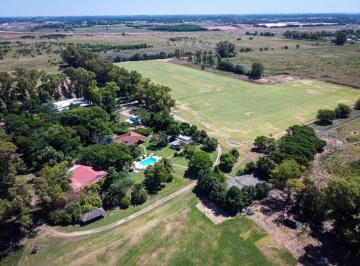 Campo · 400m² · 8 Ambientes · 4 Cocheras · Hoteleria y Complejo de Polo a La Venta