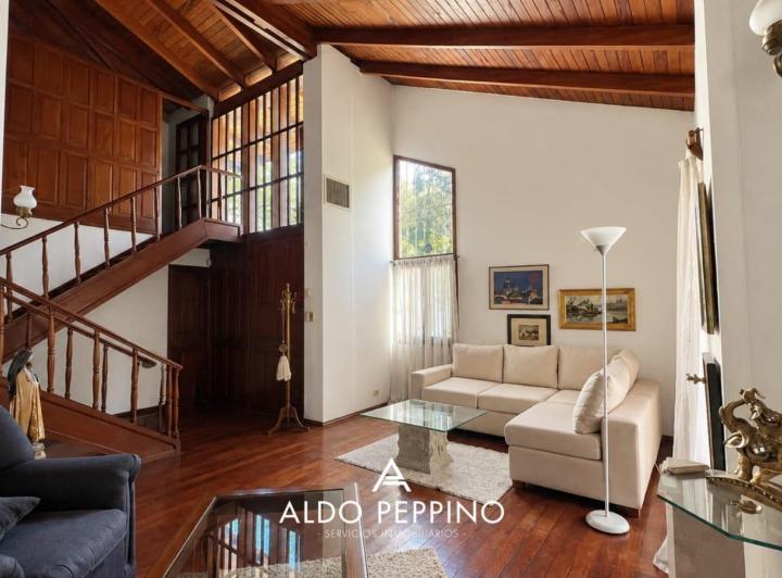 Casa · 331m² · 7 Ambientes