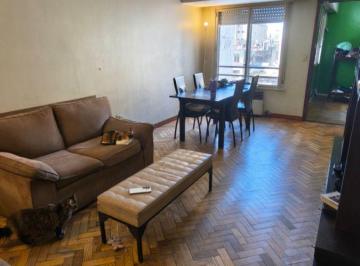 Departamento en Venta de 3 ambientes  · Departamento de 3 Ambientes con Dependencia en Balvanera - Apto Credito!