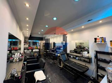 Fondo de comercio · 35m² · Venta de Llave de Peluquería en Funcionamiento