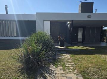 Casa de 7 ambientes, Córdoba · Casa en Venta - B° Fincas del Sur 2