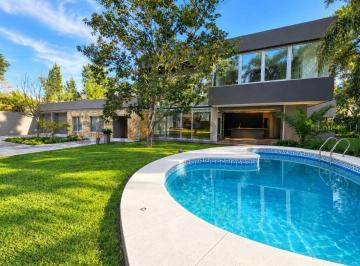 Casa · 420m² · 5 Ambientes · 3 Cocheras · Casa 5 Ambientes con Parque y Pileta - Ituzaingo Norte