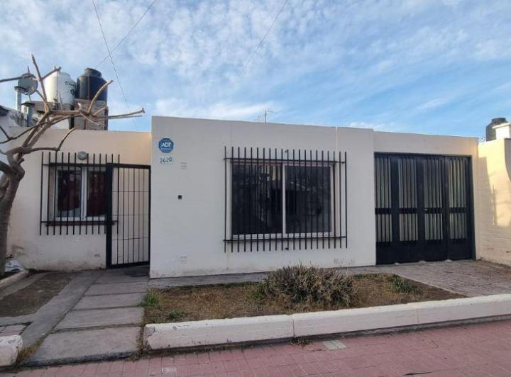 Casa · 160m² · 4 Ambientes · 1 Cochera