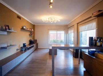 Departamento · 135m² · 4 Ambientes · 2 Cocheras · Venta Departamento 4 Ambientes con Dependencia, Doble Cochera, Balcón y Baulera en Ramos Mejía.