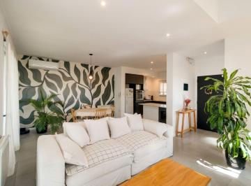 Casa · 105m² · 3 Ambientes · 2 Cocheras · Casa en Venta, La Plata. 2 Dorm. y Parque