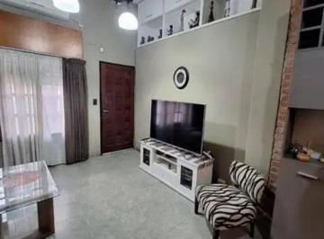 PH · 55m² · 4 Ambientes · PH Planta Baja. Moron Sur. putrredon 800. Acepta Adelanto y Cuotas