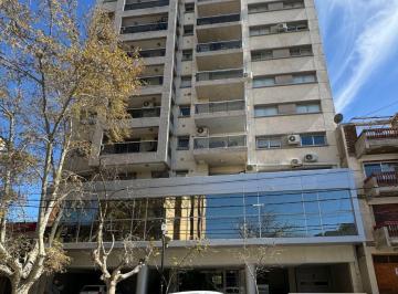 Departamento de 3 ambientes, Neuquén · En Alquiler Hermoso y Centrico Depto 2 Dorm. C/ Cochera. Santa Fe 376 Nqn