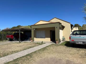 Casa · 238m² · 4 Ambientes · 2 Cocheras · Se Vende Casa en Barrio Villantonio