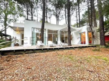 Casa · 110m² · 4 Ambientes · 1 Cochera · Casa 4 Ambientes en Pinamar