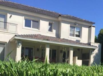 Casa · 220m² · 4 Ambientes · 1 Cochera · Casa en Venta Ubicado en Los Castores, Nordelta, Tigre