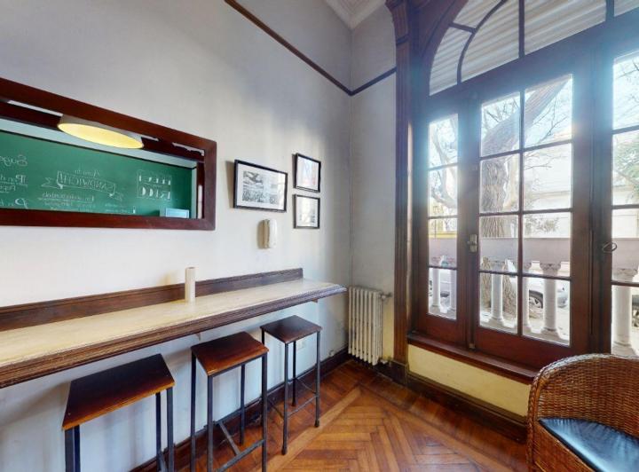 Local comercial · 232m²