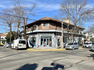 PH · 60m² · 3 Ambientes · Luminoso PH en Alquiler con Vista Abierta y Patio, Sin Expensas, Ubicado en Martínez.