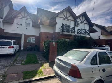 Casa · 80m² · 4 Ambientes · 1 Cochera · Casa en Venta de 4 Ambientes S/ Lote 210 m² en Barrio Cerrado Los Robles - Burzaco