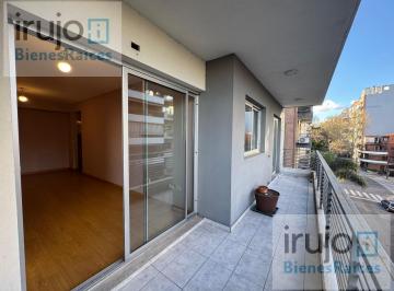 Departamento · 85m² · 4 Ambientes · 1 Cochera · Departamento 4 Amb Al Frente con Cochera - Caballito Sur