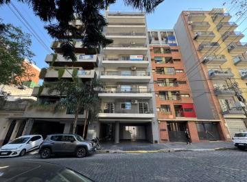 Departamento · 85m² · 4 Ambientes · 1 Cochera · Departamento 4 Amb Al Frente con Cochera - Caballito Sur