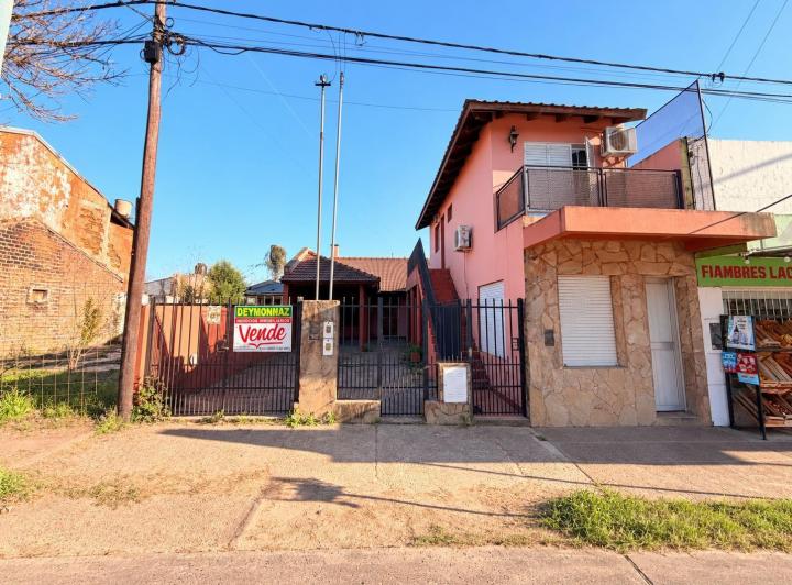 Casa · 280m² · 4 Ambientes · 2 Cocheras