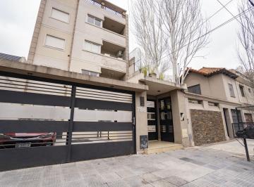 Departamento · 80m² · 3 Ambientes · Departamento de 3 Ambientes con Patio en Alquiler