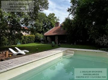 Casa · 700m² · 5 Ambientes · 2 Cocheras · Casa en Bella Vista