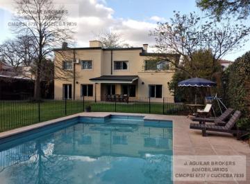 Casa · 300m² · 5 Ambientes · 3 Cocheras · Casa en Bella Vista