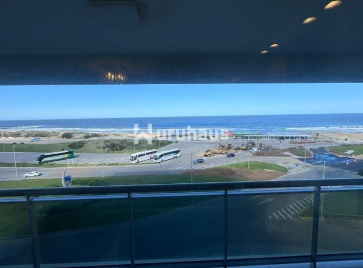 Departamento · 230m² · 4 Ambientes · 1 Cochera