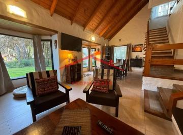 Casa · 166m² · 5 Ambientes · 1 Cochera · Casa en Pinamar Norte - Barrio Golf