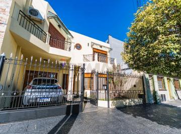 Casa · 190m² · 5 Ambientes · 2 Cocheras · Venta Casa Jardin Piscina Cocheras