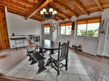 PH · 148m² · 4 Ambientes · 1 Cochera · Venta PH 4 Ambientes con Cochera - Terraza y Quincho - Liniers