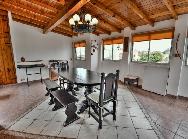 PH · 148m² · 4 Ambientes · 1 Cochera