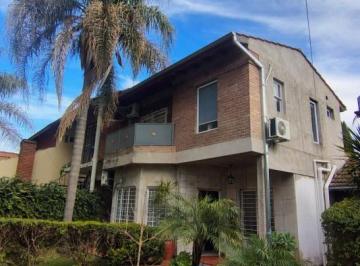 Casa · 165m² · 5 Ambientes · Venta Casa 3 Ambientes Hurlingham Cochera