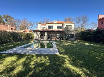Casa de 5 ambientes, Pilar · C. C. La Peregrina (Pilar) - Casa 5 Amb. en Venta