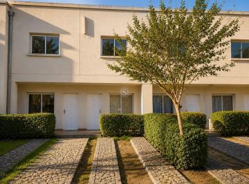 Casa · 72m² · 3 Ambientes · 1 Cochera · Duplex en Venta en Pellegrini Village, Pilar, G. B. a. Zona Norte