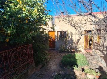 Casa de 6 ambientes, Córdoba · Casa en Alquiler – 3 Dorm. + Escritorio – Patio y Cochera