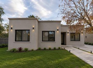 Casa · 144m² · 5 Ambientes · Casa en Venta en Santa Elisa, Pilar del Este, Pilar