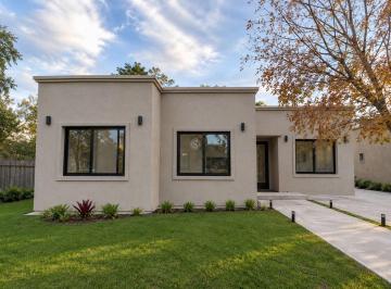 Casa · 144m² · 5 Ambientes · Casa en Venta en Santa Elisa, Pilar del Este, Pilar