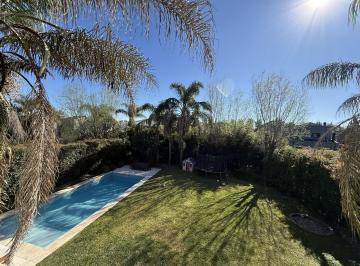 Casa · 335m² · 8 Ambientes · 3 Cocheras · Venta de Casa en Barrio Santa Bárbara Troncos del Talar Tigre