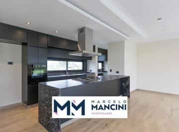 Casa · 181m² · 6 Ambientes · 6 Cocheras · Casa en El Rebenque