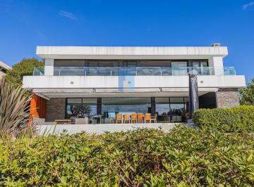 Casa · 500m² · 7 Ambientes · 2 Cocheras · Casa en Venta en Albanueva