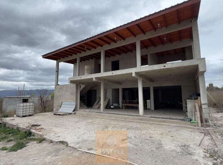 Casa · 350m² · 3 Dormitorios