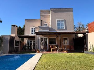 Casa · 143m² · 5 Ambientes · 1 Cochera · Casa en Venta con Piscina en Barrio Cerrado Sin Expensas