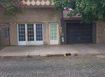 Casa de 6 ambientes, Villa Lugano · Casa con 3 Dorm. y Cochera en Alquiler en Villa Lugano