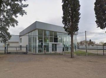 Local comercial · 1800m² · Propiedad Única con Local, Oficina, y Galpones Todo Aaa, en Ingreso a Venado Tuerto